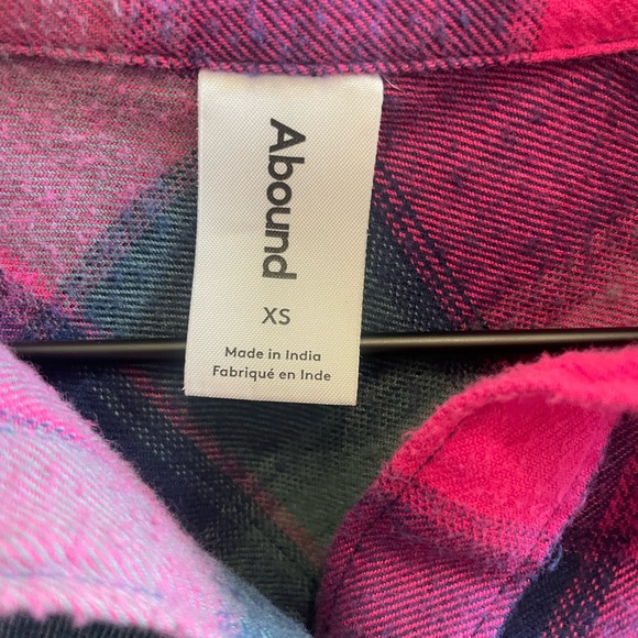 Plaid Button-Up crop Shirt in Pink and Blue - Picture 4 of 4